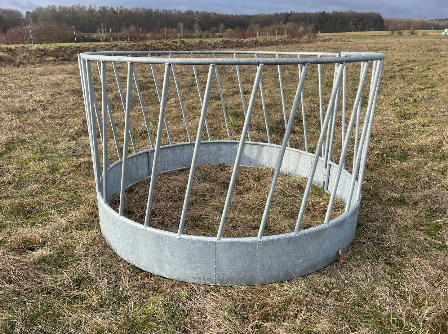 Krmelec pro ovce Sheep Feeder, průměr 170 cm - Texas Connection